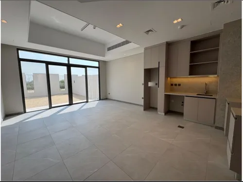 3 Bedrooms Apartment in The Crest Tower A