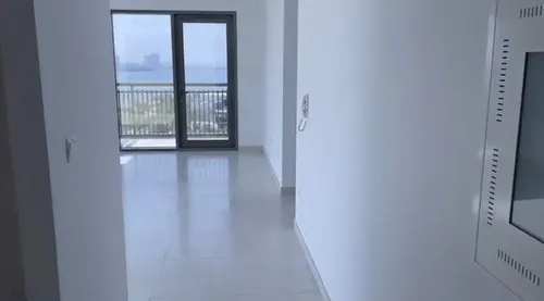 3 Bedrooms Apartment in Creekside 18 B