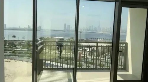 3 Bedrooms Apartment in Creekside 18 B