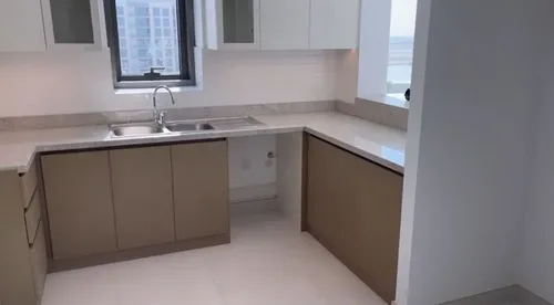 3 Bedrooms Apartment in Creekside 18 B
