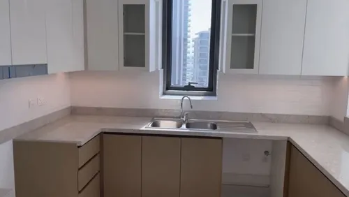3 Bedrooms Apartment in Creekside 18 B