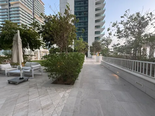 2 Bedrooms Apartment in Beach Vista Tower 2