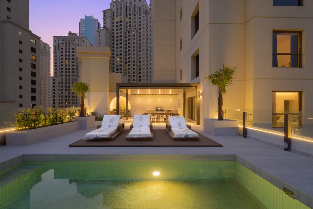 4 Bedrooms Apartment in Sadaf 8