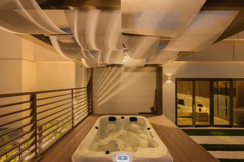 4 Bedrooms Apartment in Sadaf 8