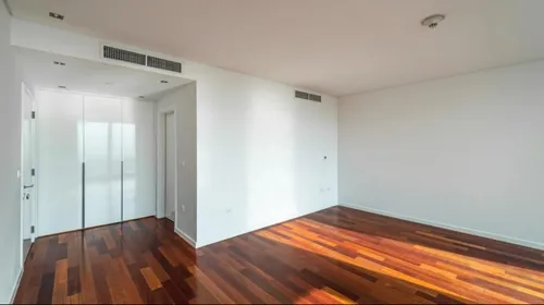 3 Bedrooms Apartment in Maze Tower