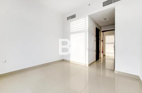 2 Bedrooms Apartment in Mulberry 2
