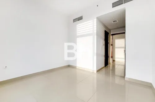2 Bedrooms Apartment in Mulberry 2