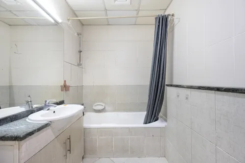 2 Bedrooms Apartment in Lake City Tower