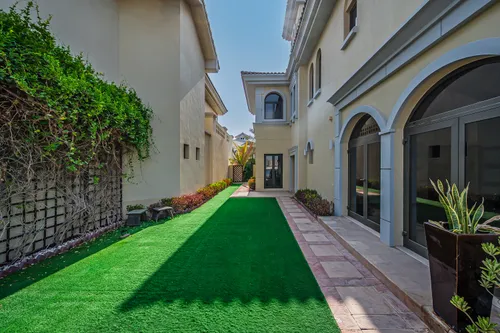 4 Bedrooms Apartment in Garden Homes Frond O