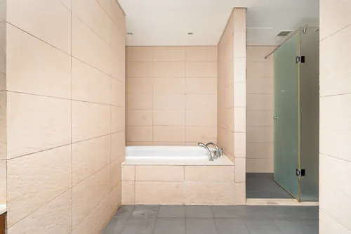 2 Bedrooms Apartment in Marina Residence 1