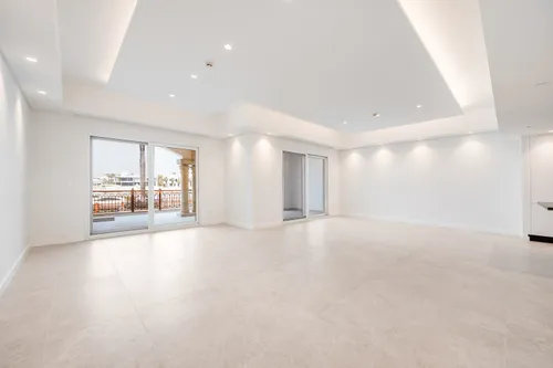 Upgraded | Sea View | Unfurnished