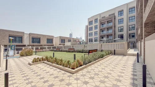 Modern | Furnished | Spacious layout | Vacant