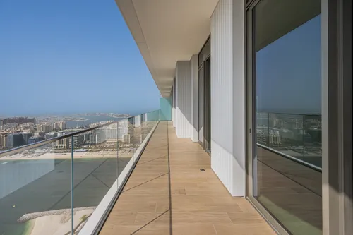 3 Bedrooms Apartment in Palace Beach Residence