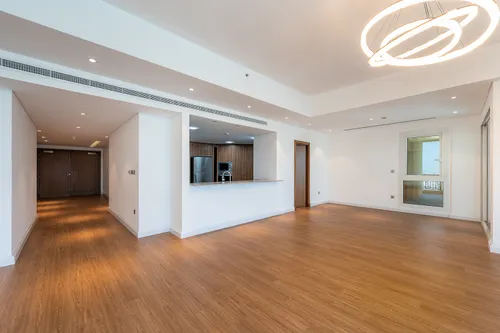 3 Bedrooms Apartment in Marina Residences 6
