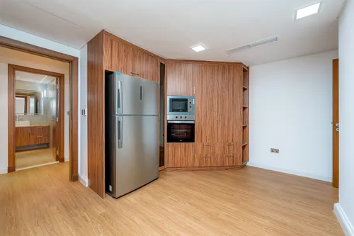 3 Bedrooms Apartment in Marina Residences 6