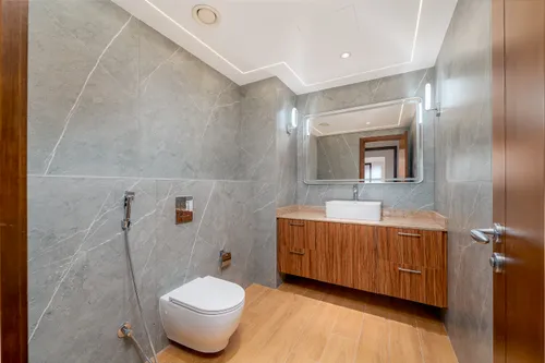 3 Bedrooms Apartment in Marina Residences 6