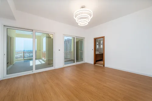 3 Bedrooms Apartment in Marina Residences 6