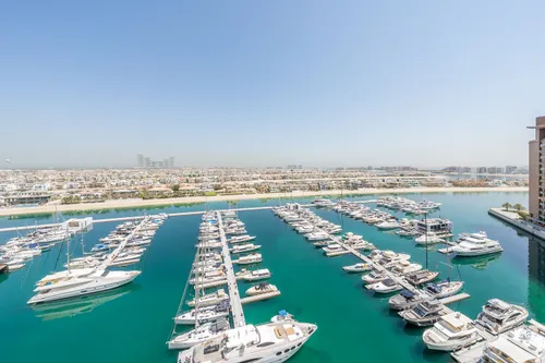 3 Bedrooms Apartment in Marina Residences 6