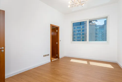 3 Bedrooms Apartment in Marina Residences 6