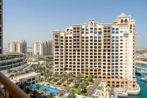3 Bedrooms Apartment in Marina Residences 6