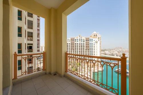3 Bedrooms Apartment in Marina Residences 6