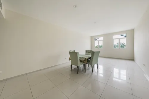 Vacant Now | 3 Beds | Standard Unit | Unfurished