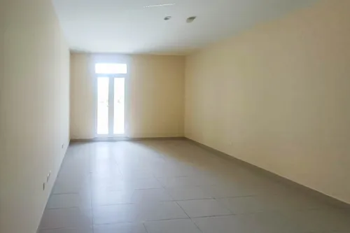 Vacant Now | 3 Beds | Standard Unit | Unfurished