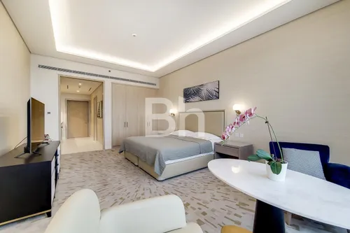 Apartment in The Palm Tower