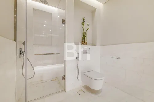 Apartment in The Palm Tower