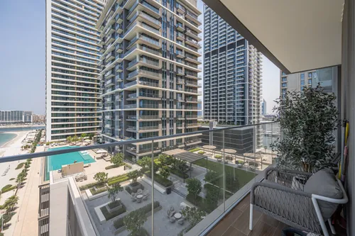3 Bedrooms Apartment in Beach Isle