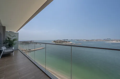 3 Bedrooms Apartment in Beach Isle