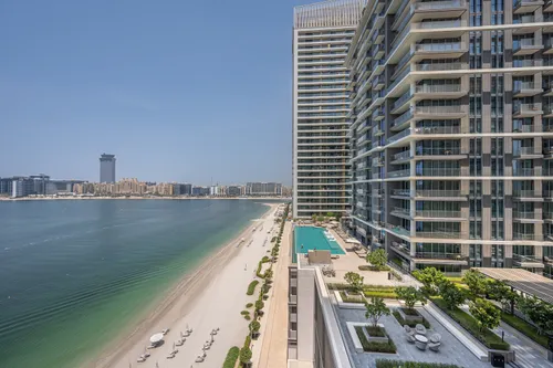 3 Bedrooms Apartment in Beach Isle