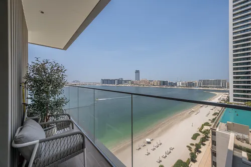 3 Bedrooms Apartment in Beach Isle