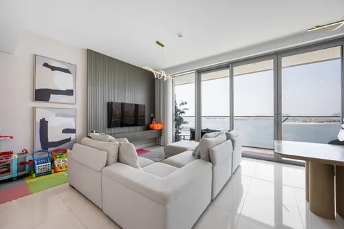 3 Bedrooms Apartment in Beach Isle