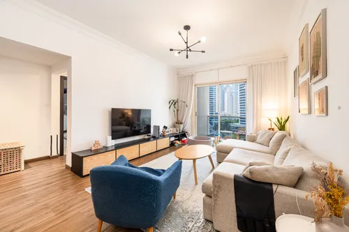 2 Bedrooms Apartment in Lakeshore Tower 1