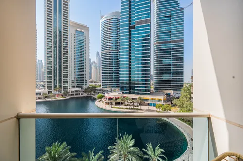 2 Bedrooms Apartment in Lakeshore Tower 1