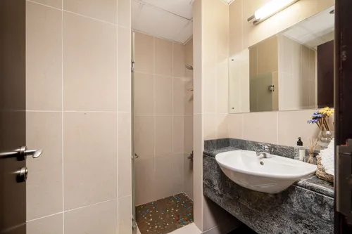 2 Bedrooms Apartment in Lakeshore Tower 1
