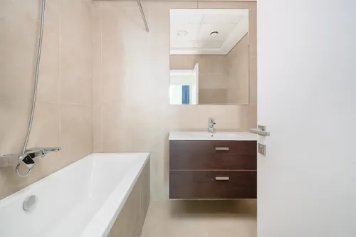 2 Bedrooms Apartment in Marina Arcade Tower