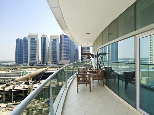 2 Bedrooms Apartment in Marinascape Oceanic