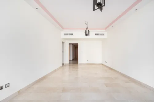 2 Bedrooms Apartment in Marinascape Oceanic