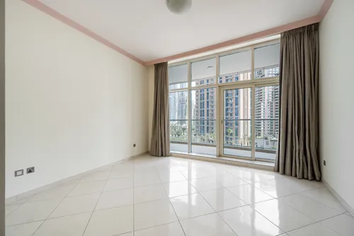2 Bedrooms Apartment in Marinascape Oceanic