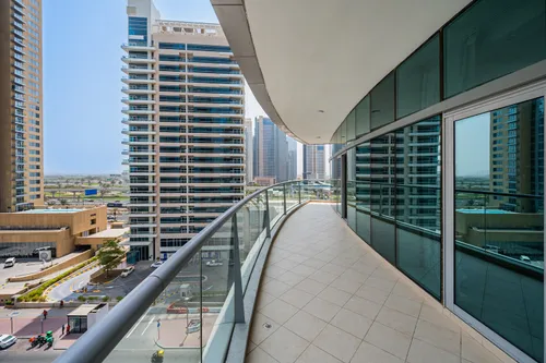 2 Bedrooms Apartment in Marinascape Oceanic