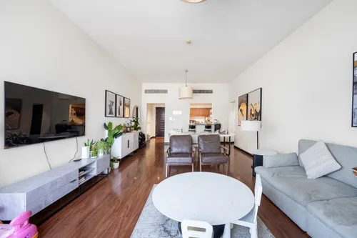 2 Bedrooms Apartment in Green Lakes 3