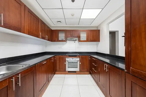 2 Bedrooms Apartment in Green Lakes 3