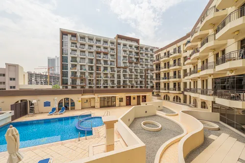 Upgraded| Furnished | Pool View | Ready to move in