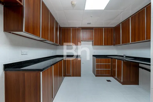 2 Bedrooms Apartment in 21st Century Tower