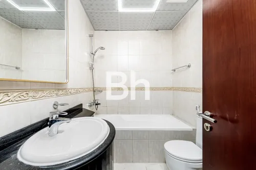 4 Bedrooms Apartment in Elite Residence