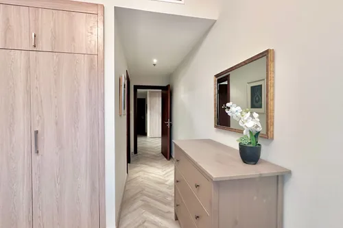 1 Bedroom Apartment in Lake Point Tower