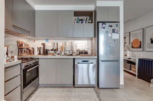 1 Bedroom Apartment in Creek Gate Tower 1