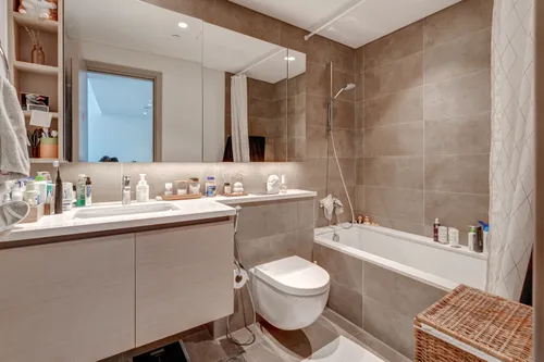 1 Bedroom Apartment in Creek Gate Tower 1